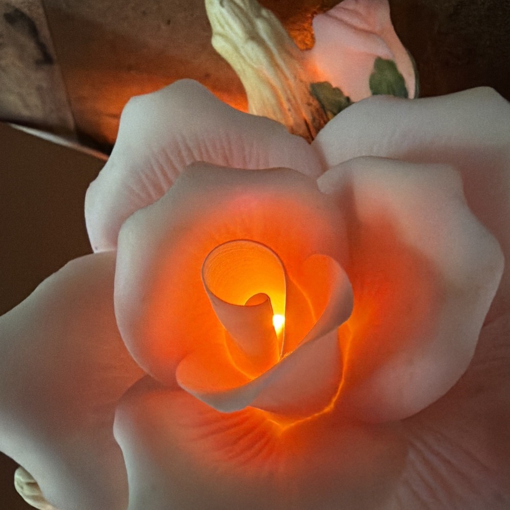 Pink Porcelain Rose Night Light Plug In Floral Ceramic Accent Vintage **Damage** - Picture 2 of 16
